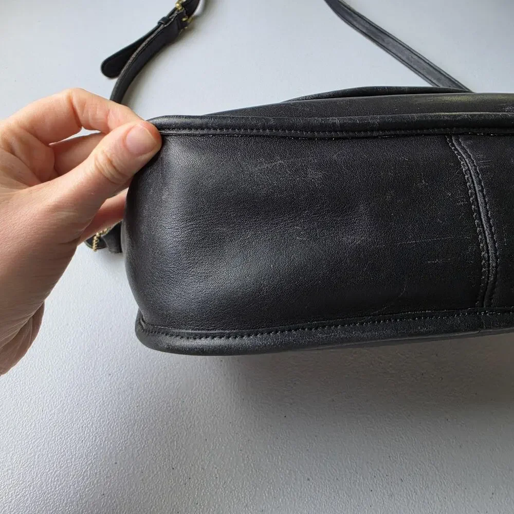 Vintage Coach Crossbody City Bag 9790 Black Leather Turn Lock USA Purse
